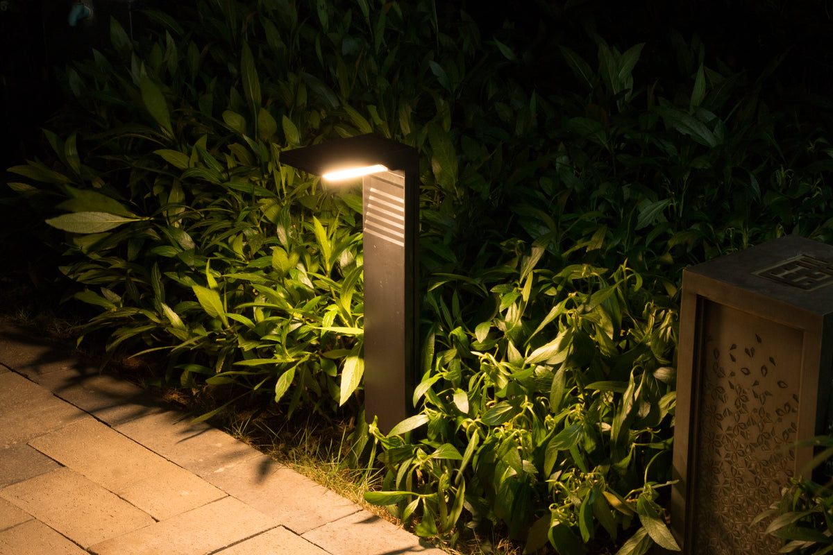 Solar Garden Bollard Light with Ground Spike